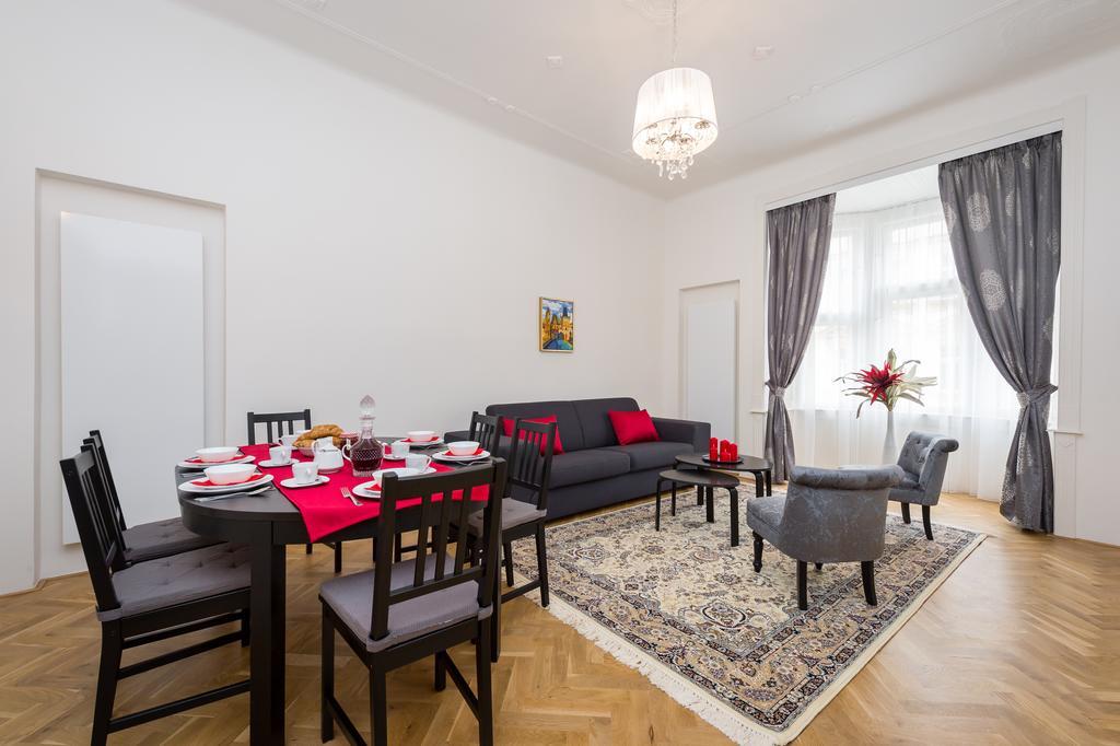 Love To Live Apartments Прага Екстериор снимка