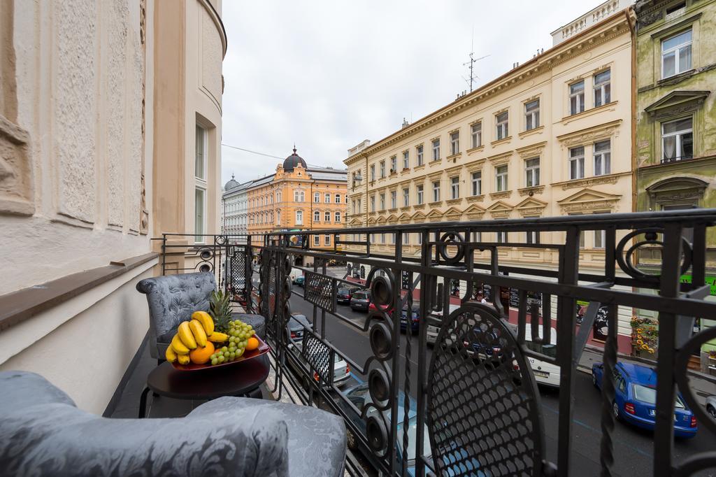 Love To Live Apartments Прага Екстериор снимка