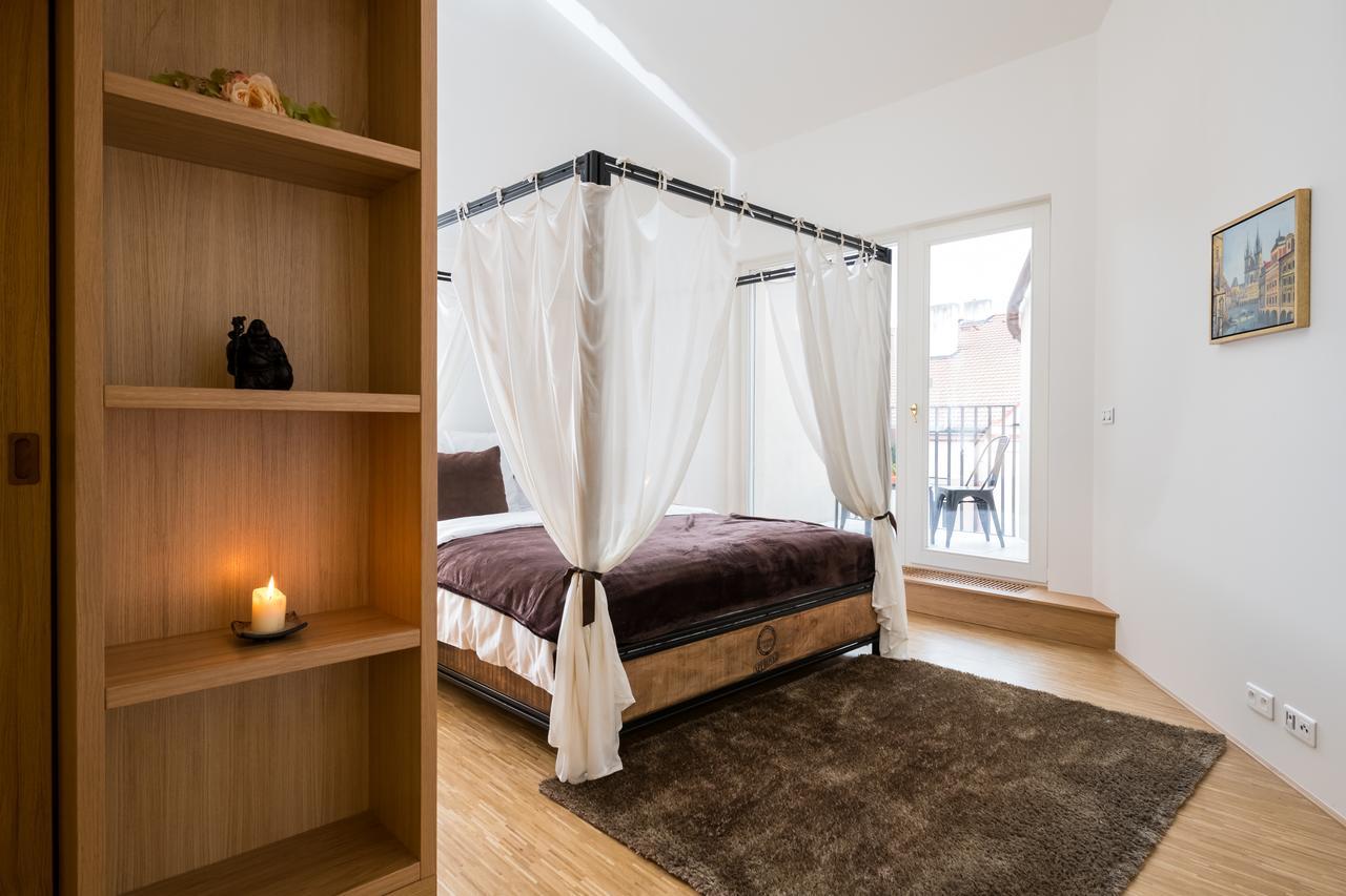 Love To Live Apartments Прага Екстериор снимка