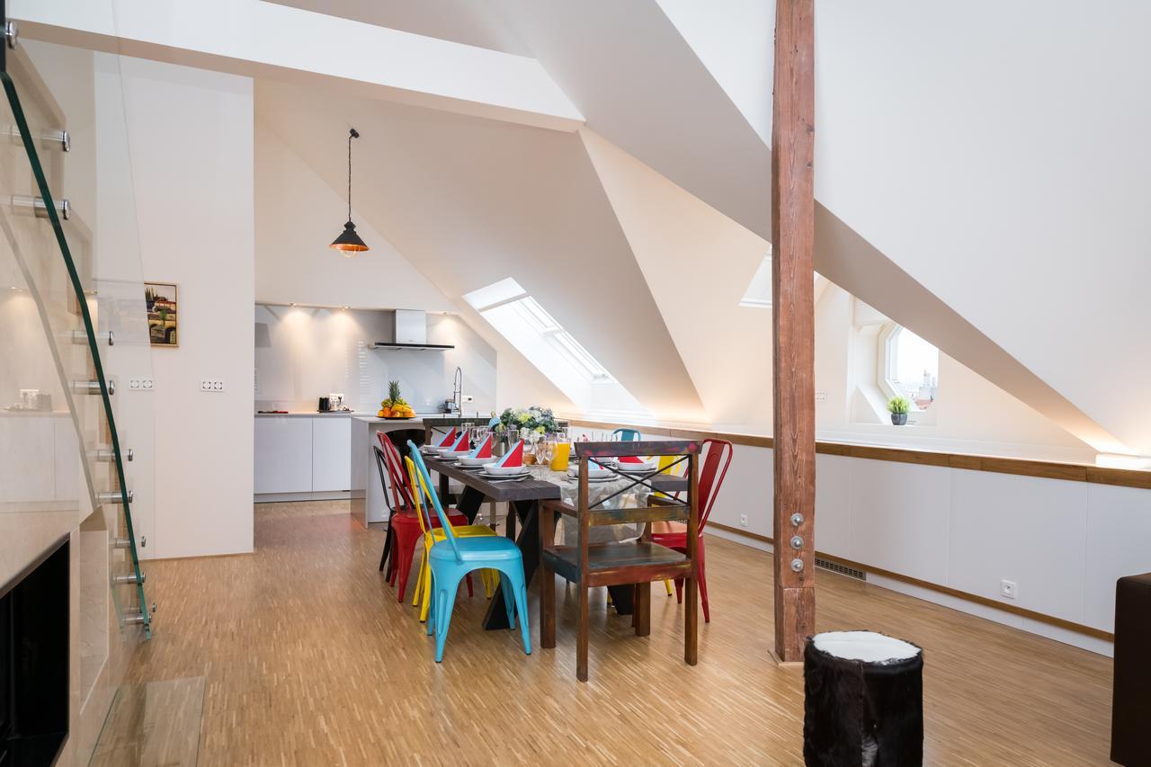 Love To Live Apartments Прага Екстериор снимка