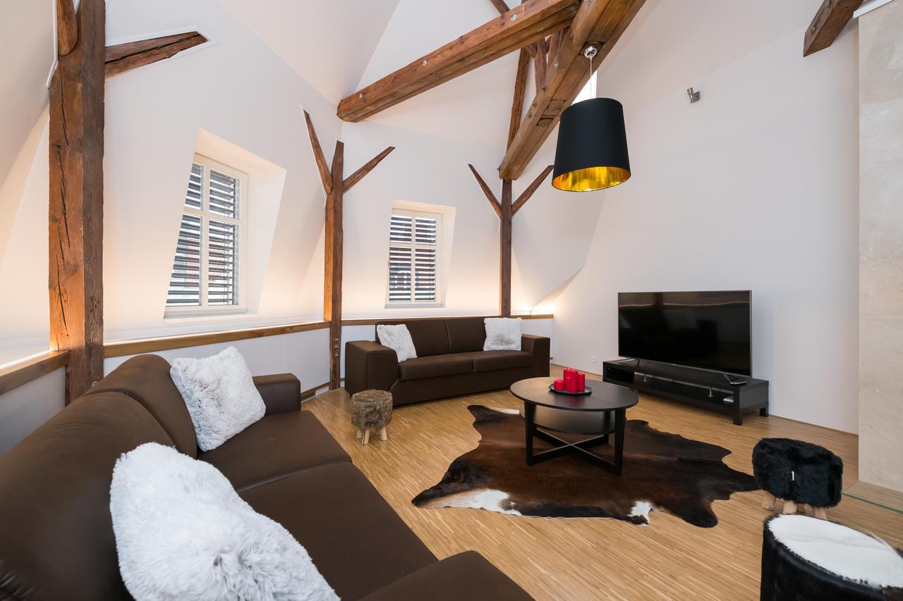 Love To Live Apartments Прага Екстериор снимка