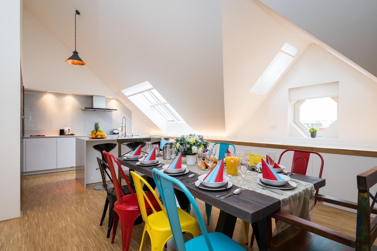 Love To Live Apartments Прага Екстериор снимка