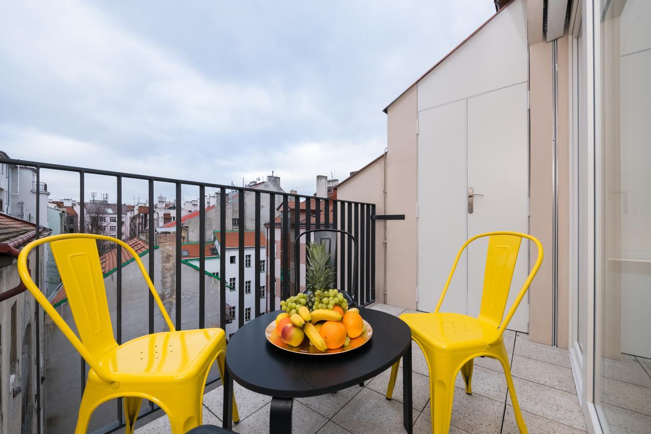 Love To Live Apartments Прага Екстериор снимка