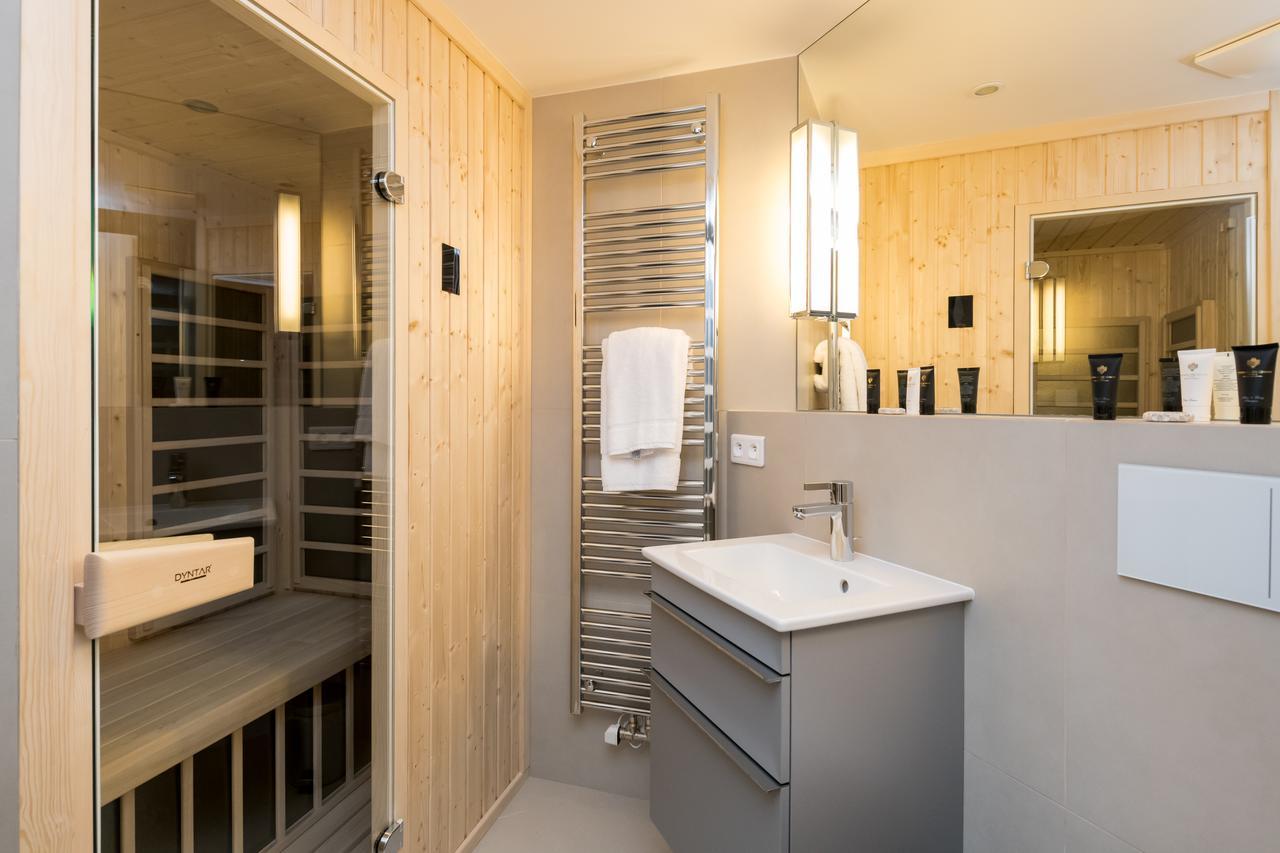 Love To Live Apartments Прага Екстериор снимка