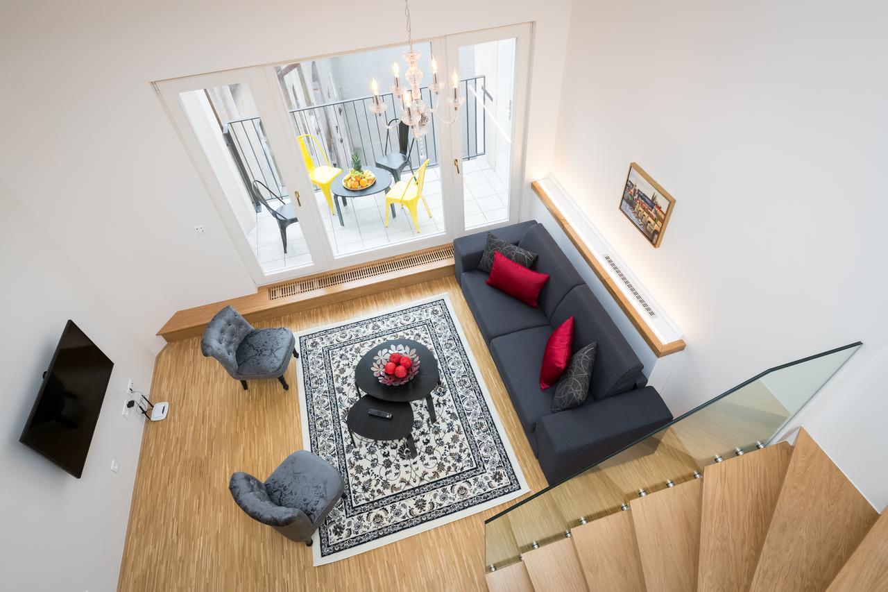 Love To Live Apartments Прага Екстериор снимка